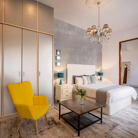 Konukevi Portrait Boutique Valensiya