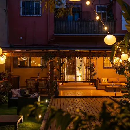 Portrait Boutique Konukevi Valensiya