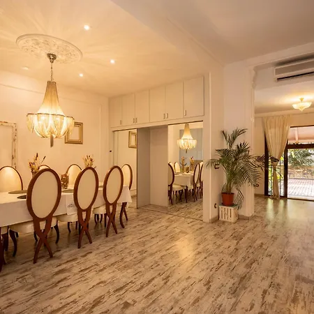 Konukevi Portrait Boutique Valensiya