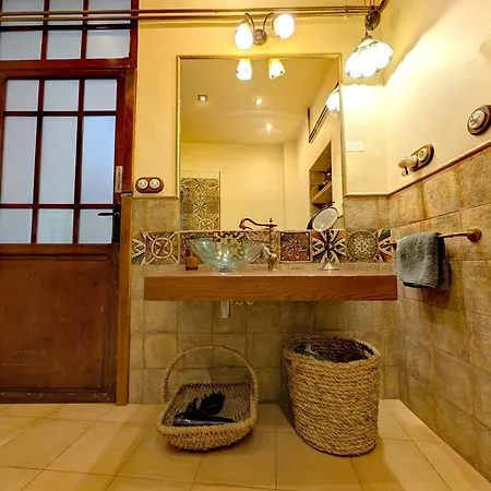 Konukevi Portrait Boutique